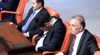 Vekillere '4 Yıl Prim Kıyağı' AYM'ye Taşındı