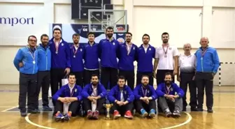 Düzce Voleybol ve Basketbolda Sevindi