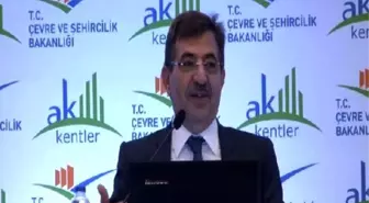 Bakan Güllüce: Türkiye'deki Her Kesimin Milliliğe ve Yerliliğe Dönüş Çabası Harcaması Lazım