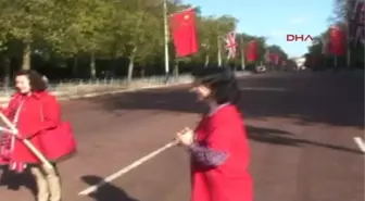 Çin Devlet Başkanı, Londra'da Protesto Edildi -1