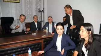 Hdp Eş Genel Başkanı Yüksekdağ, Cizre'de Esnaf Ziyaretinde Bulundu