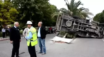 Manisa'da Öğrenci Servisi Kaza Yaptı