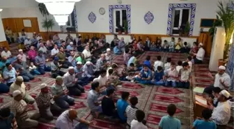 Zihni Paşa Camii Görevlileri, Öğrencileri Ödüllendirdi
