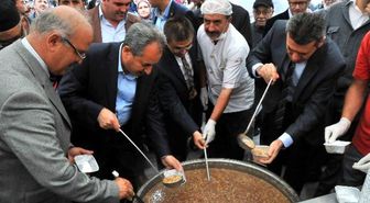 Akşehir Belediyesi'nden Aşure İkramı