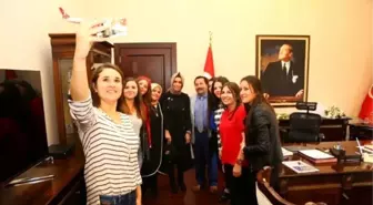 Valilik Makamında Selfie
