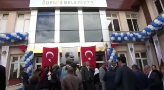 Davutoğlu, Ödemiş Belediyesini Ziyaret Etti