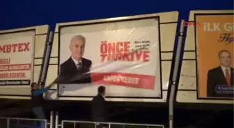 Düzce'de CHP Adayının Afişleri İndirildi