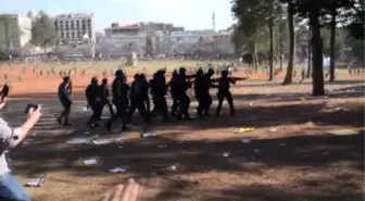 Güney Afrika'daki Harç Protestosu Devam Ediyor