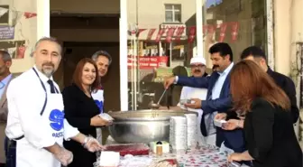 Hakkari Vedaş'tan Aşure Dağıtımı