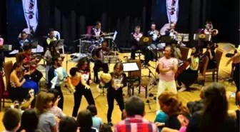 Ünlü Orkestra Şefi Musa Göçmen'den Çocuklara Özel Gösteri