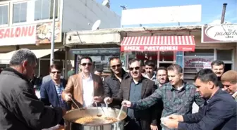 Ahlat'ta Bin 500 Kişiye Aşure Dağıtıldı