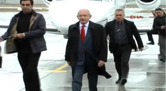 Kars Kılıçdaroğlu, Kars'ta Yağmur Altında Çarşıyı Gezdi