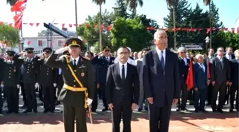 Bozyazı'da Cumhuriyet Bayramı Kutlamaları Çelenk Sunumuyla Başladı