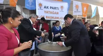 CHP'li Başkandan Ak Partililere Aşure İkramı