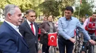 Sarıgöl'de Cumhuriyet İçin Bisiklet Bindiler