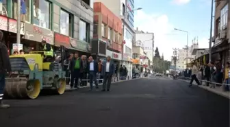 Cumhuriyet Caddesi Aşınma Tabaka Asfalt ile Kaplanıyor
