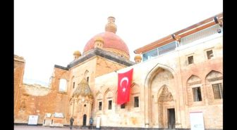 Doğubayazıt'taki Cami 200 Yıl Sonra İbadete Açıldı