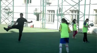 Kadınlar Futbol Takımı Lige Hazırlanıyor