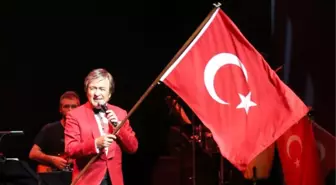 Erol Evgin'den, Zorlu Psm'de 29 Ekim İçin Anlamlı Konser