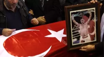 Sinan Şamil Sam'ın Cenaze Törenine Üst Düzey Yetkililer Katılmadı