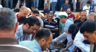 Müftü ve İmam, Birlik ve Beraberlik İçin Aşure Dağıttılar