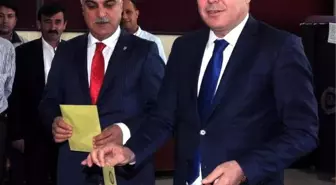 Adana'da Yaz Sıcaklığında Seçim