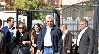 Başbakan Yardımcısı Yılmaz, Annesiyle Birlikte Oy Kullandı