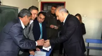 Elazığ Valisi Zorluoğlu ve Belediye Başkanı Yanılmaz Oylarını Kullandı