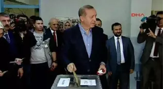 Erdoğan Casts Vote İn Istanbul