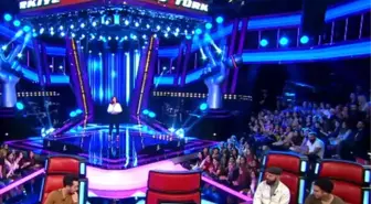 Jüri Performansın Sonuna Kadar Bekledi Olanlar Oldu: 'Şarkı Birden Bitse...'