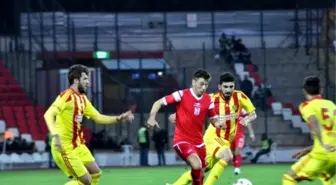 Yeni Malatyaspor'da 4 Futbolcu Süresiz Kadro Dışı