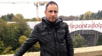 Almanya'da Polis Kurşunuyla Ölen Nurettin Öcal'ı Yerde Bir de Üvey Oğlu Tekmelemiş