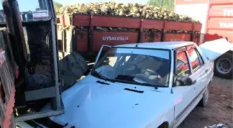 Otomobil Traktöre Çarptı: 4'ü Ağır 5 Yaralı