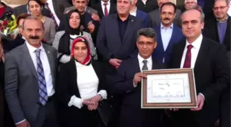 AK Parti'nin Uşak Milletvekilleri Mazbatalarını Aldı