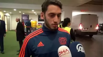 Hakan Çalhanoğlu, Barcelona'nın Teklifini Reddettiği İddialarını Yalanladı