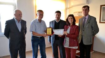 Thk'dan İha Muhabirine Teşekkür Plaketi