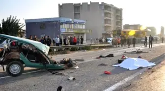 Öğrenci Servisi Otomobille Çarpıştı: 2 Ölü, 9 Yaralı