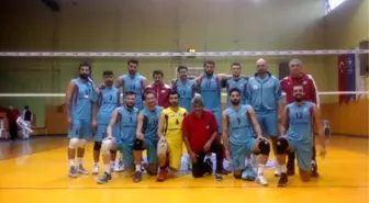 Voleybol'da Adana Byz Algomed Spor Liderliğini Sürdürdü