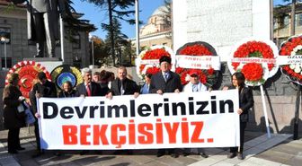 Atatürk Anıtı Önünde Tüm Gün Nöbet Tutacaklar