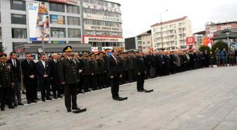 Atatürk Van'da Törenle Anıldı