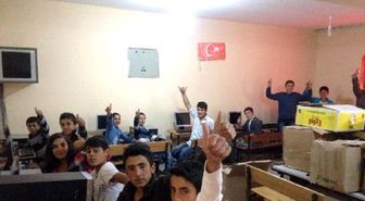 Muş'a Atanan Samsunlu Öğretmene Samsunsporlu Taraftarlardan Bilgisayar Desteği
