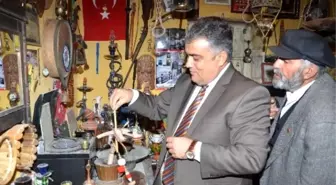 Başkan Özgüven, Tarihi Koleksiyonu Gezdi