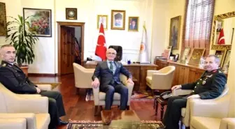 Komutanlardan Başkan Yılmaz'a Taziye Ziyareti
