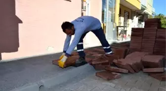 Mahalle Sokakları ve Yolları Yapılıyor