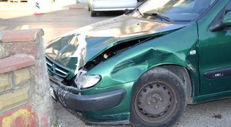 Nazilli'de Motosiklet ile Otomobil Çarpıştı