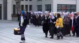 Kadıköy'de Lisede Yangın Paniği! Öğrenciler Apar Topar Tahliye Edildi