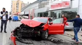 Kazaya Karışan Kardeşini Gören Genç Kadın, Kendini Tokatladı