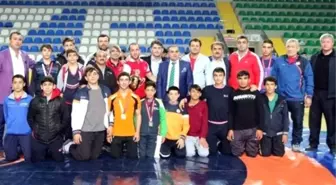 Rize'de Düzenlenen Uluslararası Mehmet Akif Pirim Güreş Turnuvasının Şampiyonası Türkiye Oldu