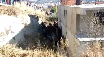 Traktör Şarampole Devrildi: 1 Ölü, 2 Yaralı