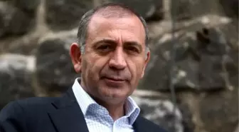 Gürsel Tekin'den Adliye Önünde Açıklamalar